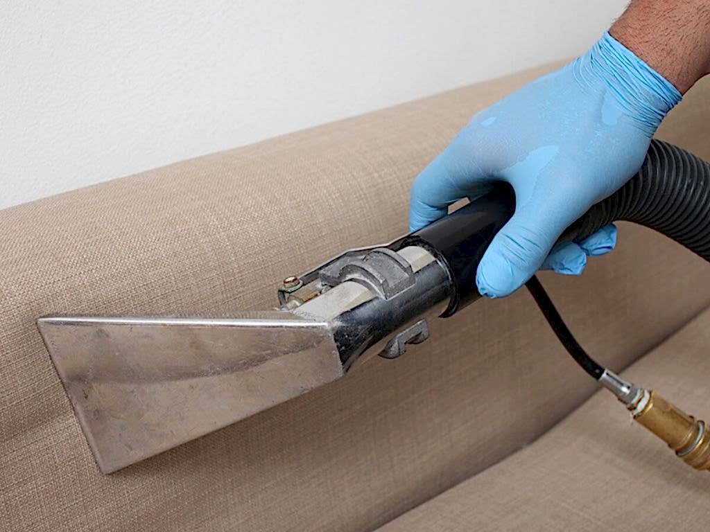 Koltuk-Yikamada-Neden-Vakumlu-Yikamayı-Tercih-Etmeliyim